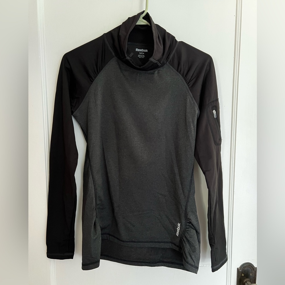 Reebok Black and Gray Long Sleeve Top | size Small